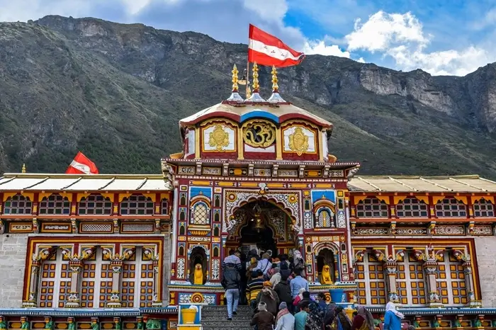 Experience the Ultimate Badrinath Yatra by Helicopter